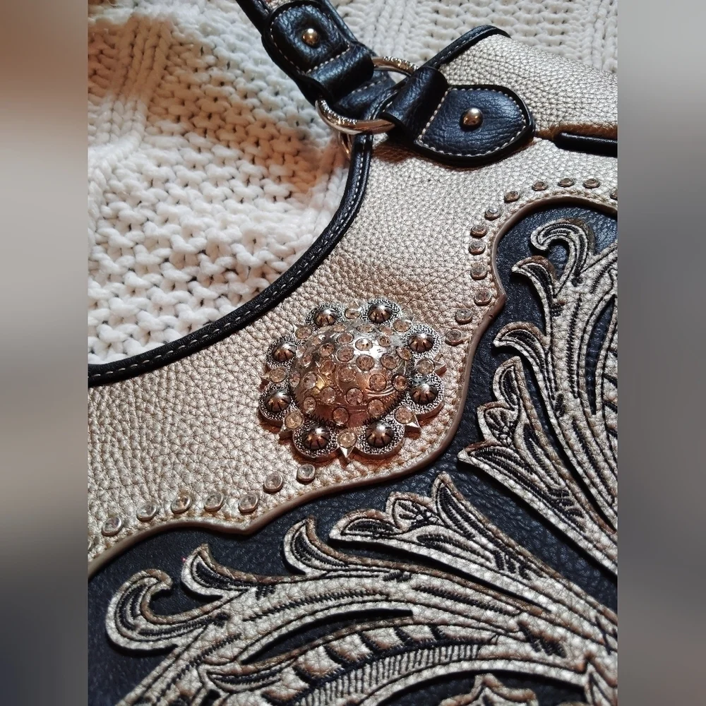 American Bling Women's Western Shoulder/Hand Bag!